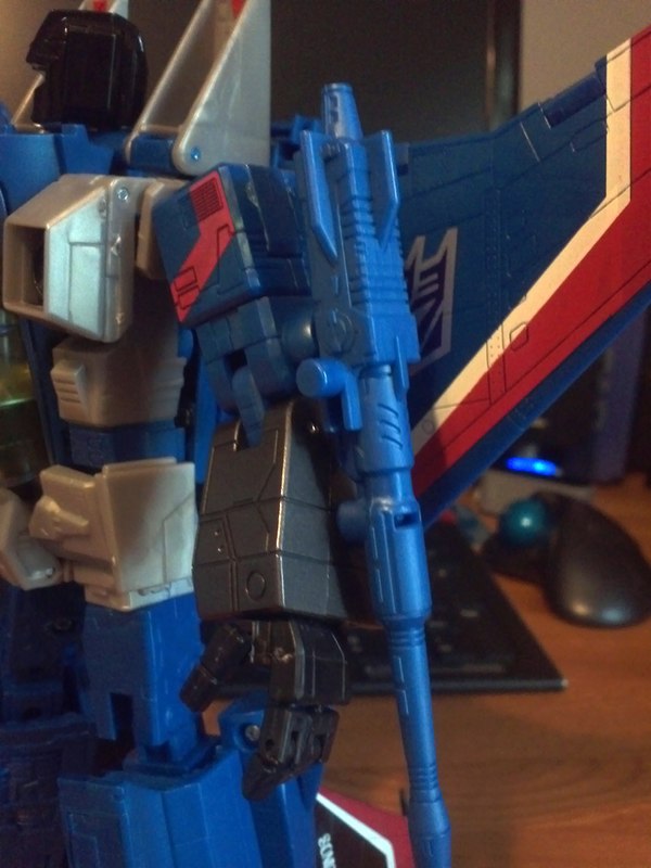 Transformers Masterpiece Thundercracker Toys R Us Exclusive In Hand Images  (5 of 13)